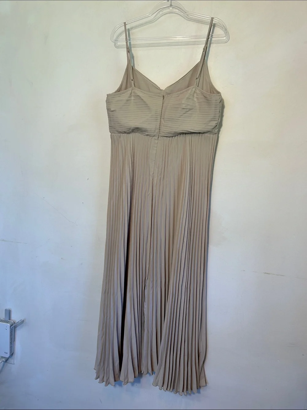 Black Tape Pearl Pleated Maxi Dress Neutral Beige Spaghetti Strap XL NWT - Picture 3 of 11